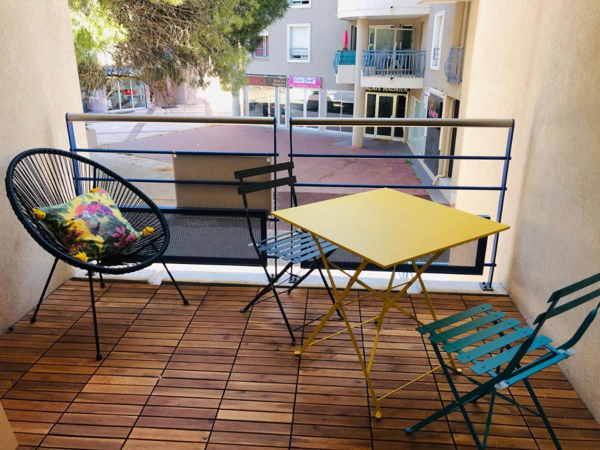 Charmant F2 à Port-Fréjus 2/4 personnes Extérieur photo