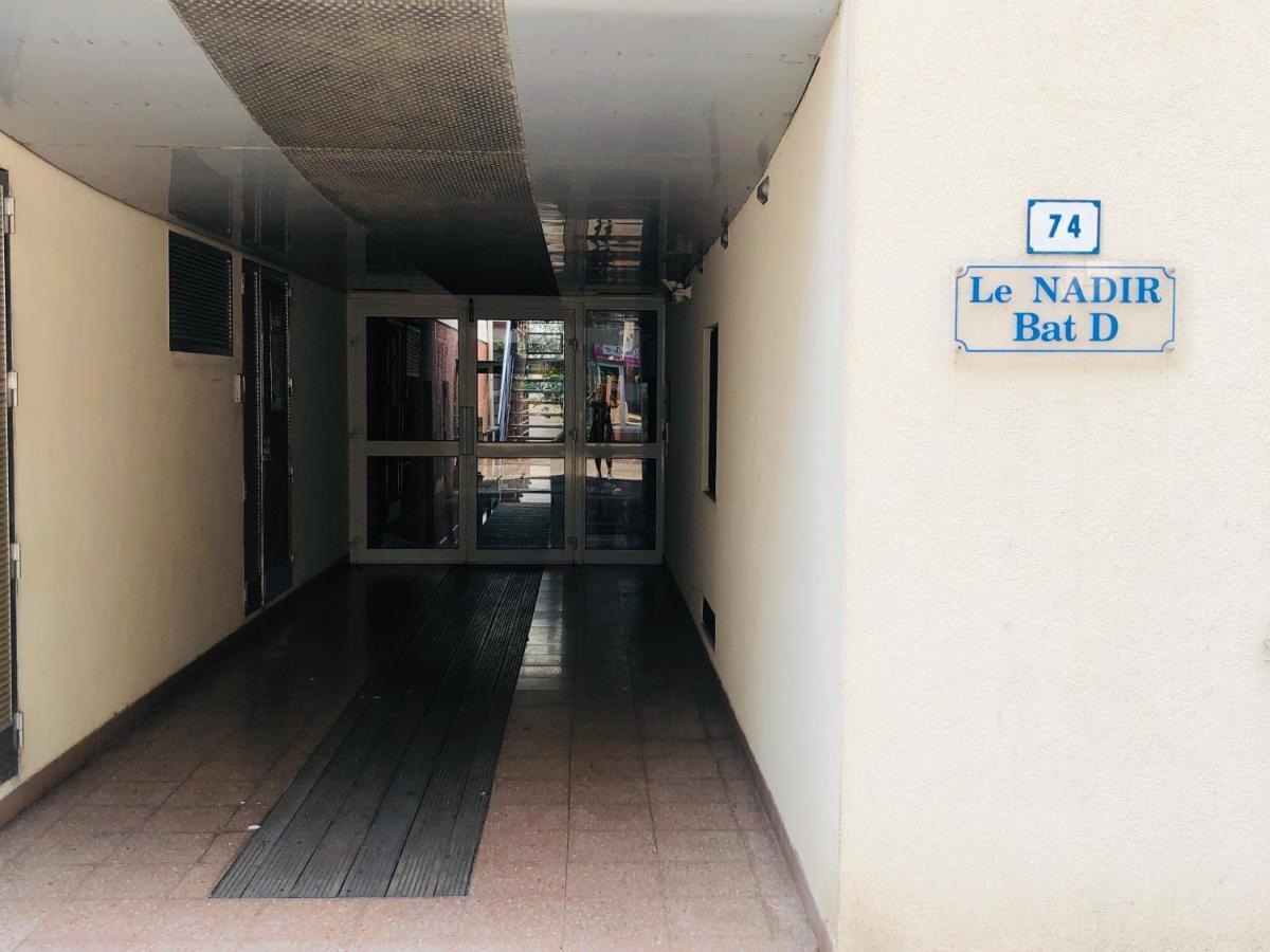 Charmant F2 à Port-Fréjus 2/4 personnes Extérieur photo