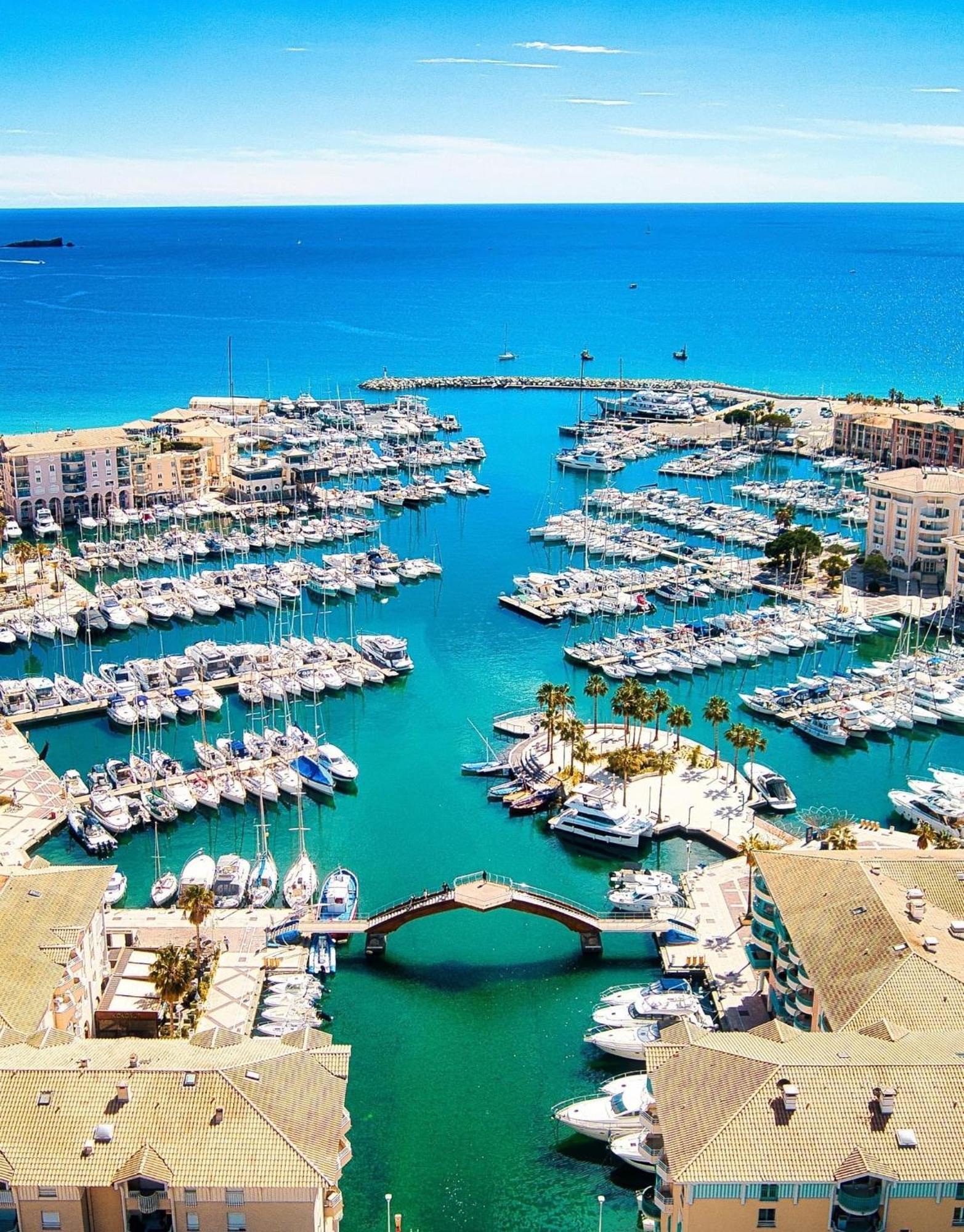 Charmant F2 à Port-Fréjus 2/4 personnes Extérieur photo